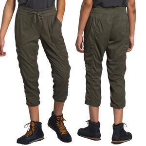 The North Face | Women’s Aphrodite 2.0 Scrunch Leg Active Workout Capris